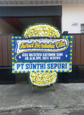 Papan Bunga Duka di Telaga Sari